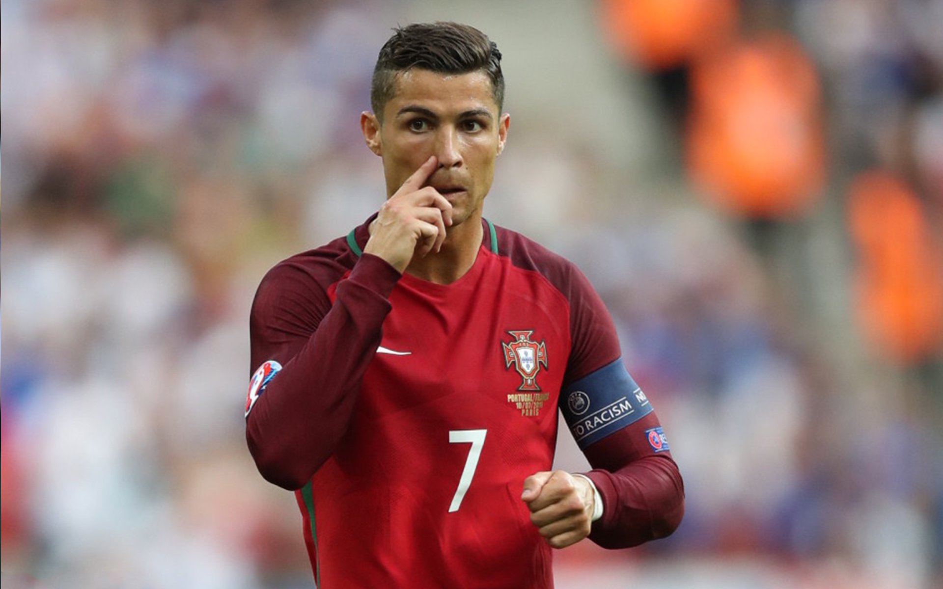 乐鱼APP下载-C罗是否需要世界杯？争议背后的人生抉择与足球梦想